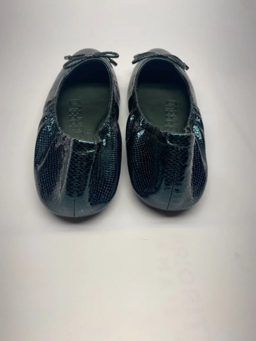 KARL LAGERFELD PARIS Women's Velma Almond Toe Ballet Flats Sz 8.5
